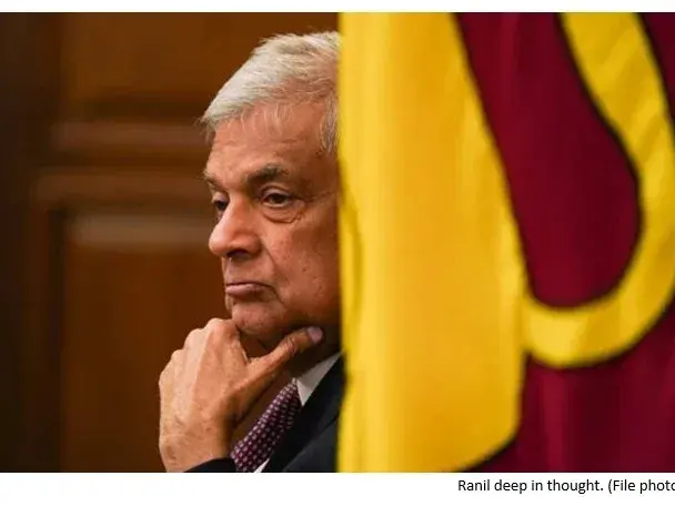 Ranil looms in rearview mirrors of both govt. and Opp.